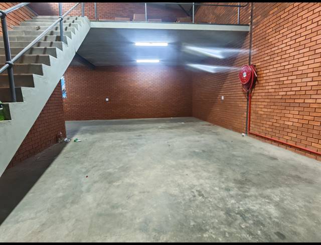 243M² WAREHOUSE TO LET IN ORMONDE